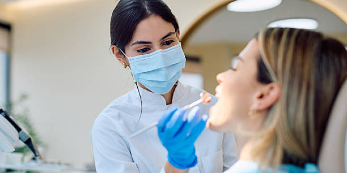 Understanding Dental Emergencies and When to Visit a Riyadh Clinic