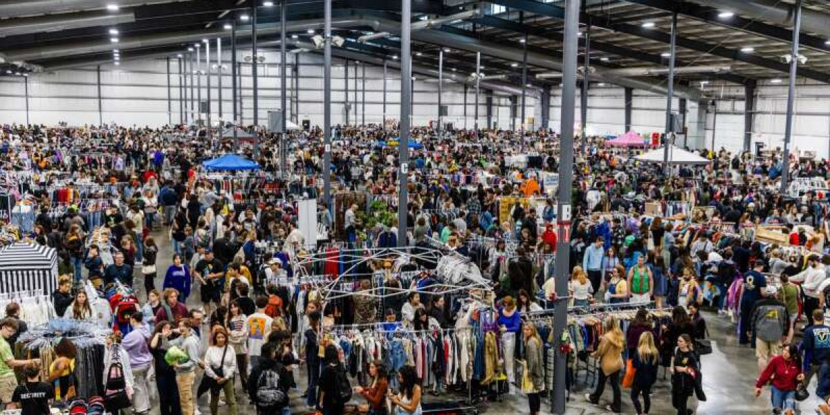 What Makes Randolph Flea Market Chicago Worth Visiting?
